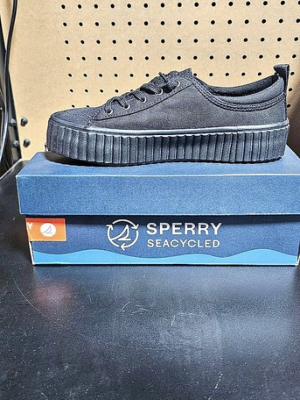 Sperry Womens Sneaker NWT